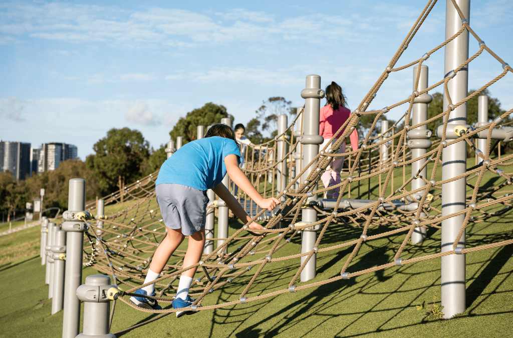 Blaxland Riverside Park children climbing rope gym